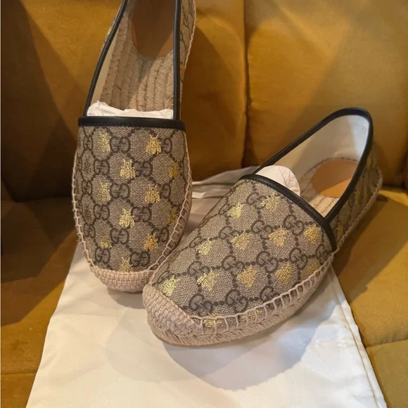 Gucci Tan and Black Logo Espadrilles Gucci Beige GG Supreme Canvas Bee Espadrilles (Size37.5  main image 4